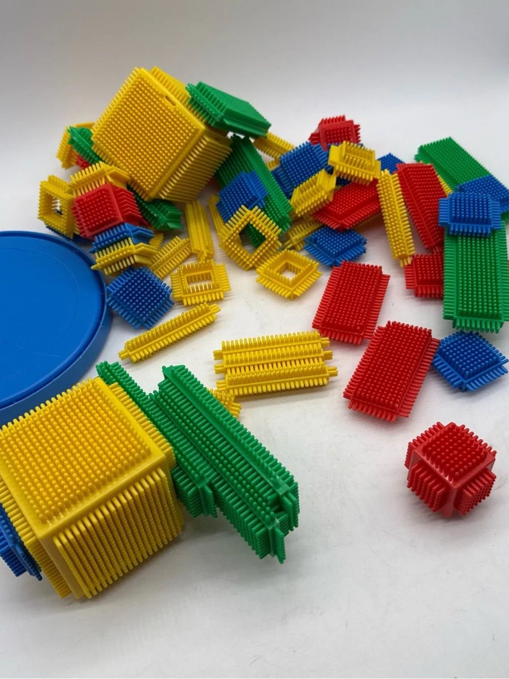 Bristle Blocks Vintage 1975 Deluxe Set Complete 64 Pieces Playskool Toys Caniste